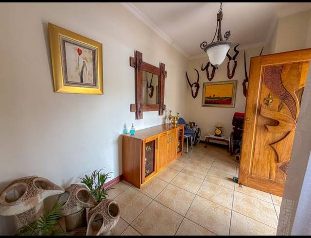 4 BEDROOM HOUSE FOR SALE IN MIDFIELD ESTATE